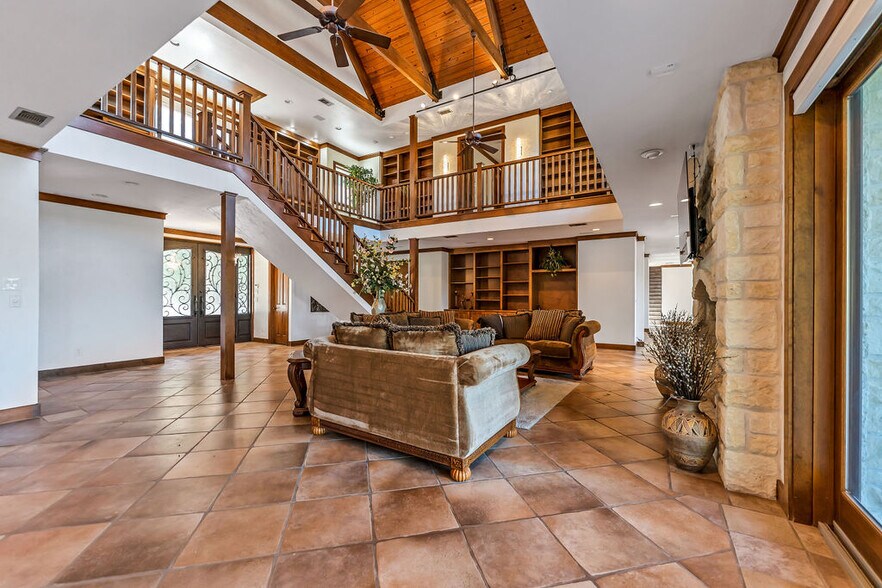 More Photos Of 43 Pool Rd, Richards Specialty For Sale