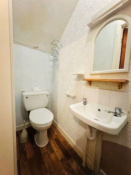 More Photos Of 4 Station Rd, Blackpool Hotel For Sale