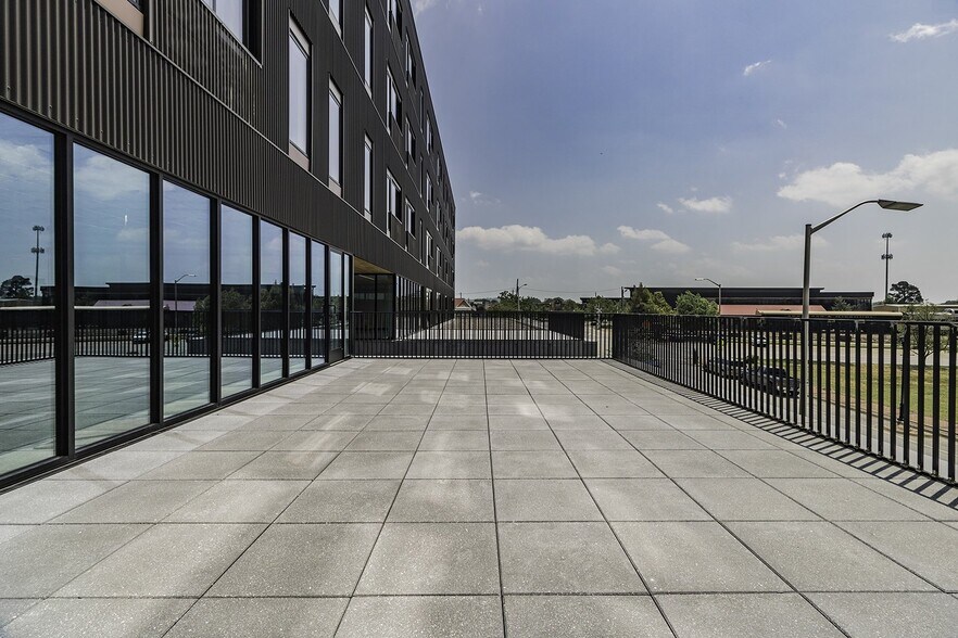 More Photos Of 202 E Emma Ave, Springdale Apartments For Lease