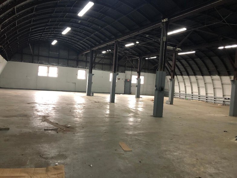 More Photos Of 250 North St, Teterboro Warehouse For Lease