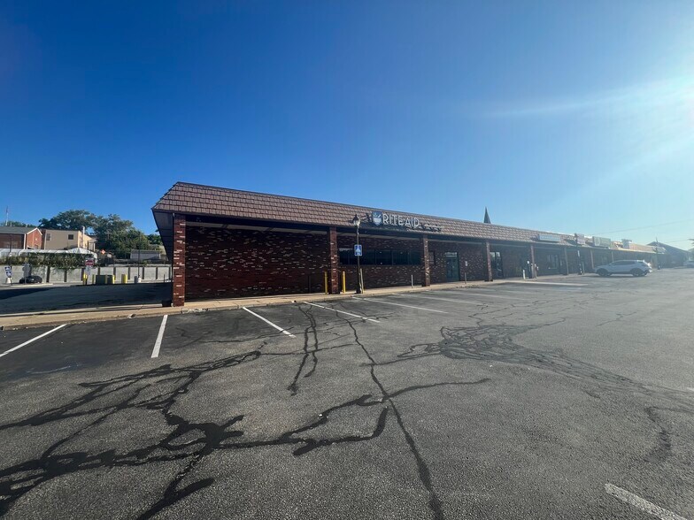 More Photos Of 25 E Pike St, Canonsburg General Retail For Lease