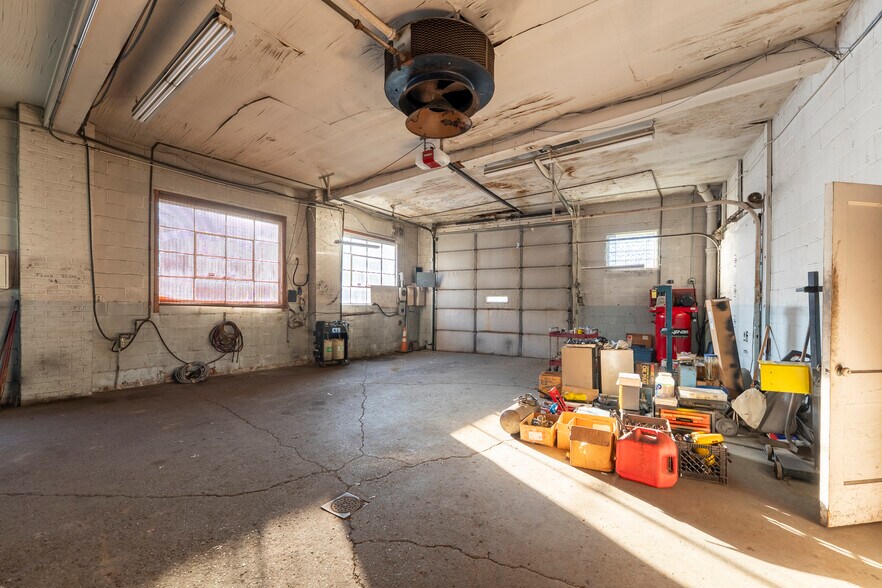 More Photos Of 4913 Grand Ave, Pittsburgh Auto Repair For Sale
