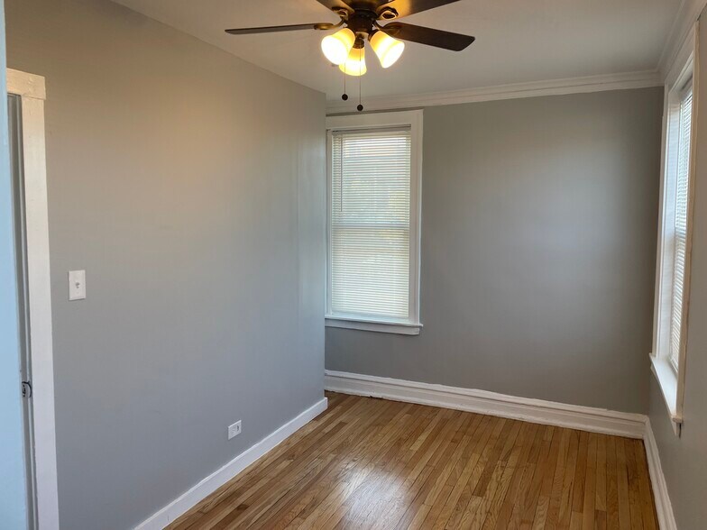 More Photos Of 5701 W Roosevelt Rd, Cicero Apartments For Sale