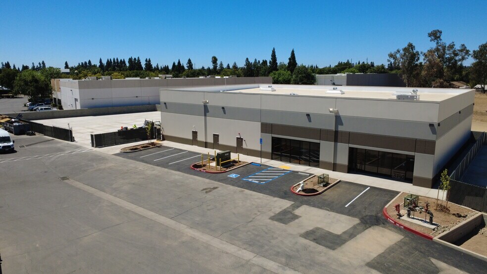 More Photos Of 3740 Happy Ln, Sacramento Warehouse For Lease