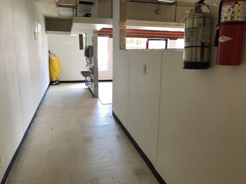 More Photos Of 923 N Miami Blvd, Durham General Retail For Lease