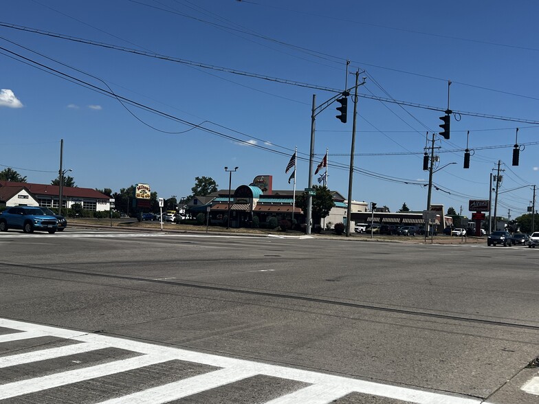 More Photos Of 3425 Union Rd, Buffalo Freestanding For Lease