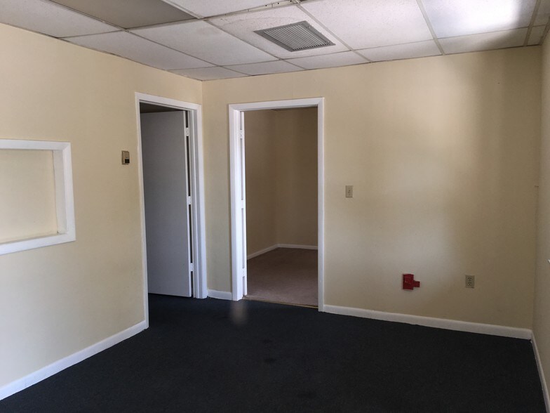 More Photos Of 27725 Old US Highway 41, Bonita Springs Office For Lease