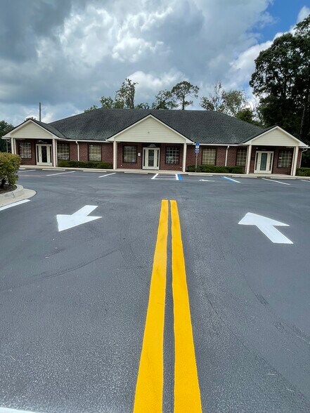 Primary Photo Of 450107-450115 State Road 200, Callahan Office For Sale