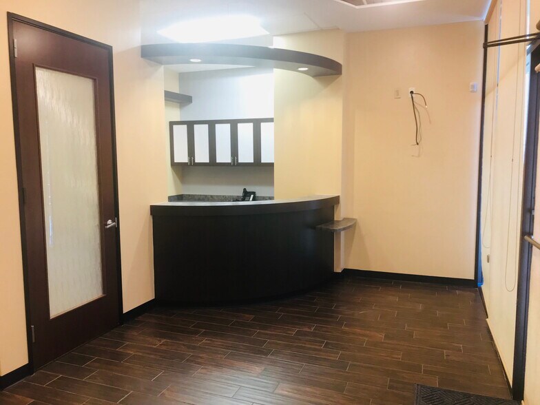 More Photos Of 13107-13141 W Lake Houston Pky, Houston Unknown For Lease