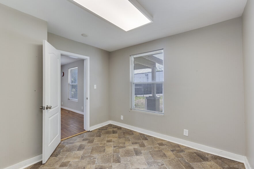 More Photos Of 2412 Felts Ave, Nashville Office Residential For Lease