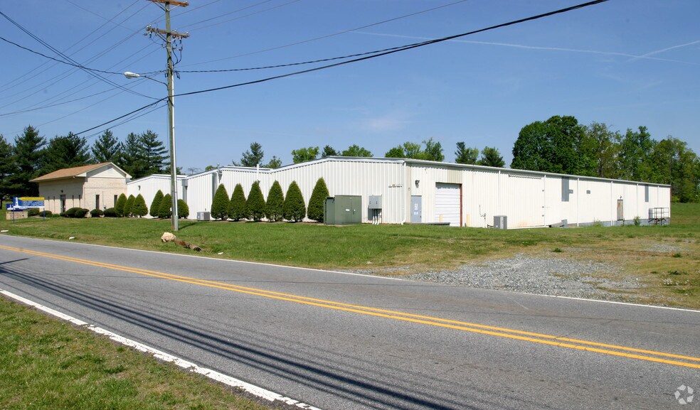 More Photos Of 212-220 Anna Lewis Dr, Lexington Warehouse For Lease
