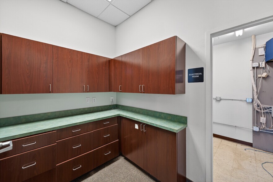 More Photos Of 18031 S Tamiami Trl, Fort Myers Bank For Lease