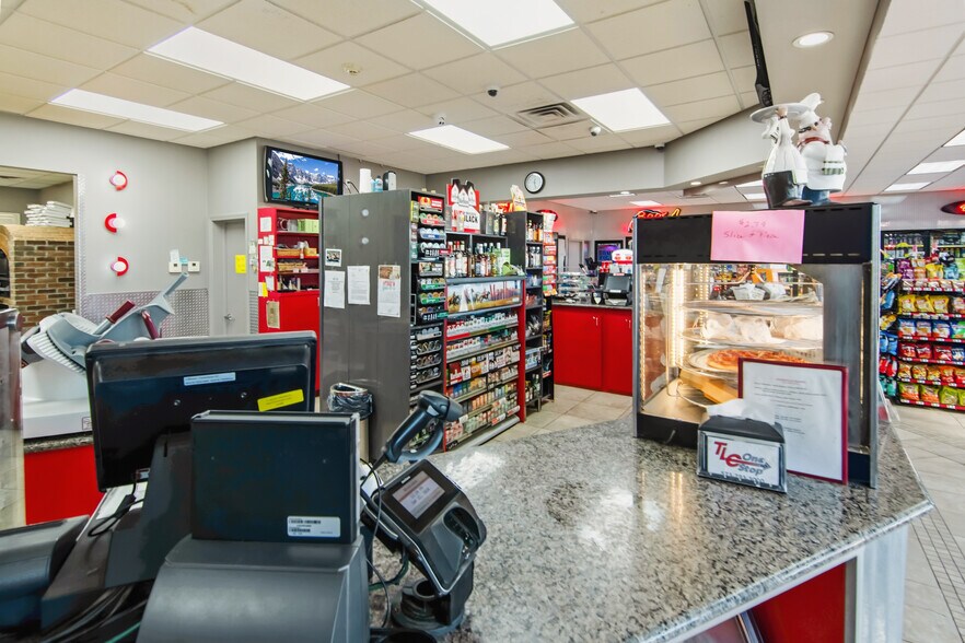 More Photos Of 7 Honey Springs Loop, Brumley Service Station For Sale