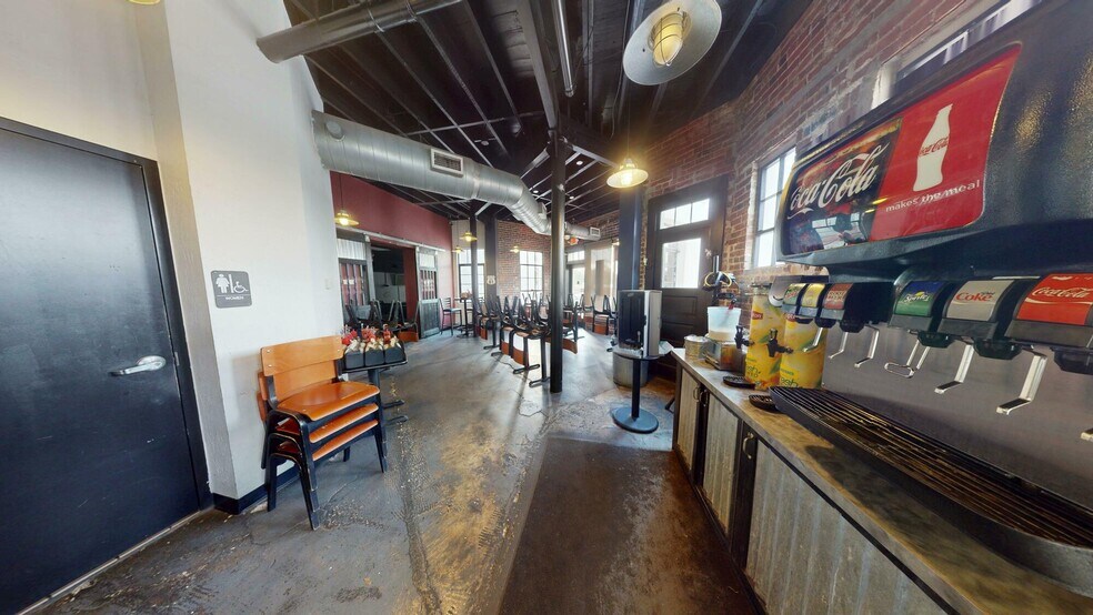 More Photos Of 120 S Park Ave, Sanford Storefront For Sale