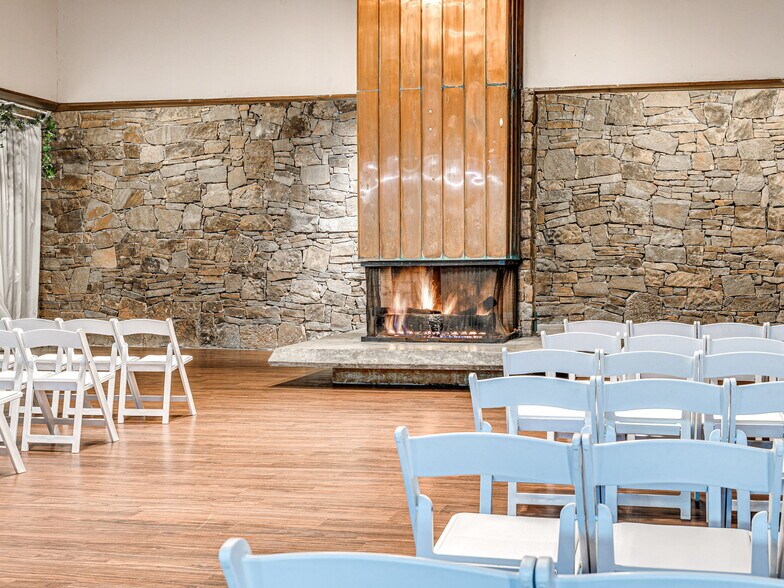 More Photos Of 6009 NW Expressway St, Oklahoma City Specialty For Sale