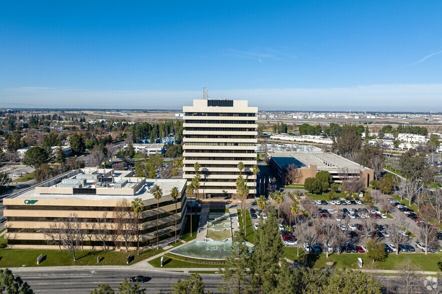 More Photos Of 5060 California Ave, Bakersfield Medical For Lease