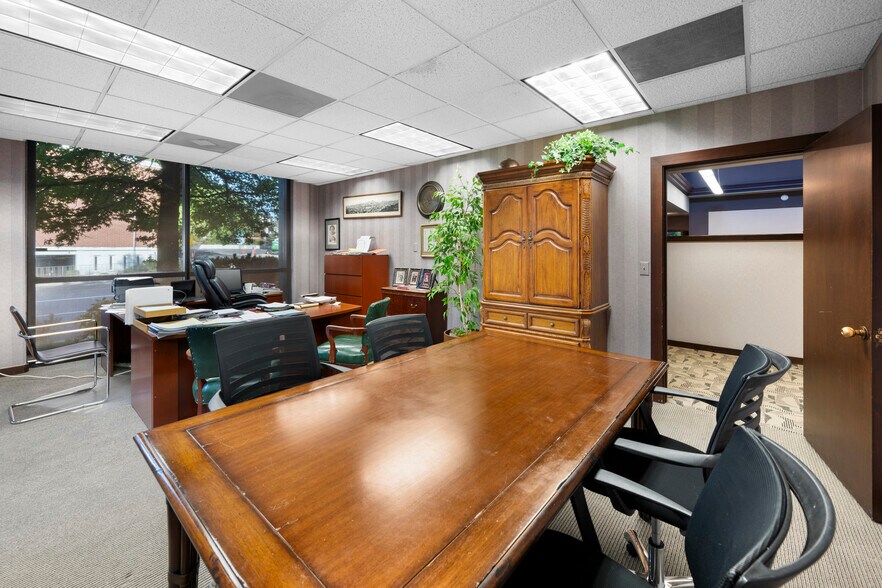 More Photos Of 299 S Arlington Ave, Reno Office For Sale