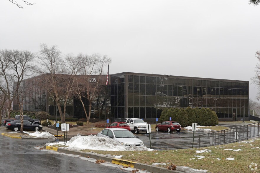 More Photos Of 8205 W 108th Ter, Overland Park Office For Lease