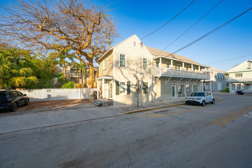 More Photos Of 1110 Truman Ave, Key West General Retail For Lease