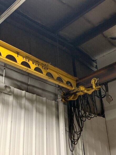 More Photos Of 1850 Cofrin Dr, Green Bay Manufacturing For Lease