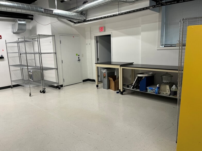 More Photos Of 200 Dexter Ave, Watertown Medical For Lease