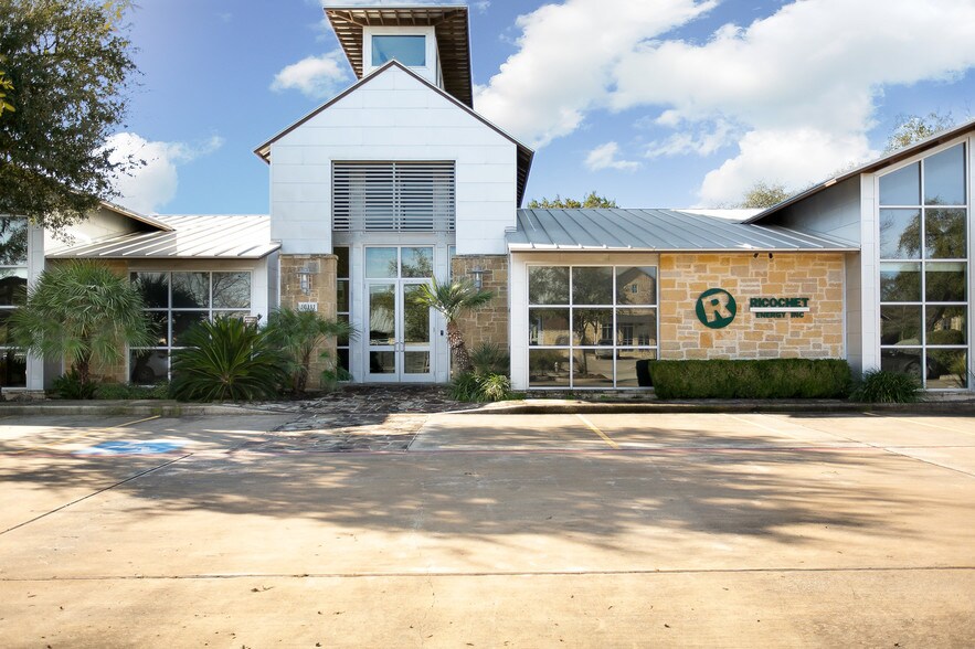 Primary Photo Of 16111 Via Shavano, San Antonio Office For Lease