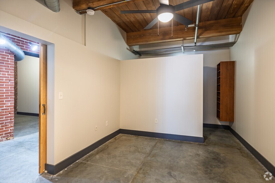 More Photos Of 1209 Washington Ave, Saint Louis Apartments For Lease