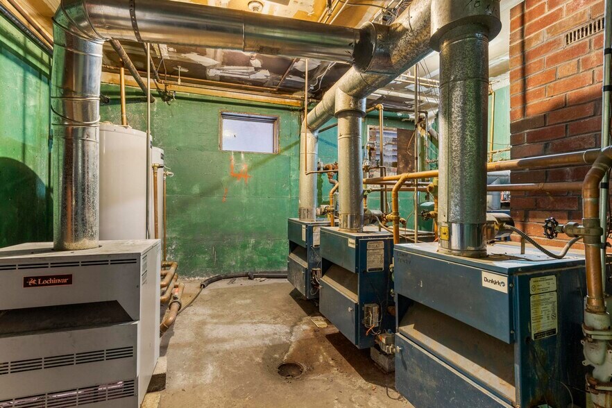 More Photos Of 36 Huntington St, Hartford Apartments For Sale