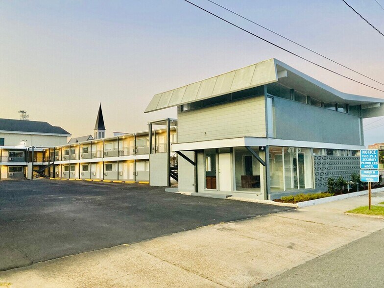 Primary Photo Of 218 W Hill Ave, Valdosta Apartments For Sale