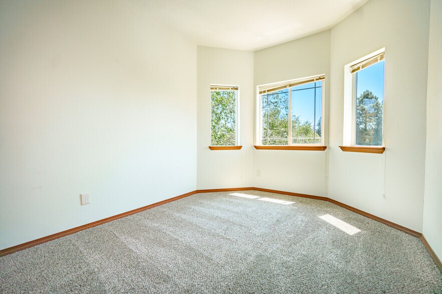 More Photos Of 12231 SE Bush St, Portland Apartments For Sale