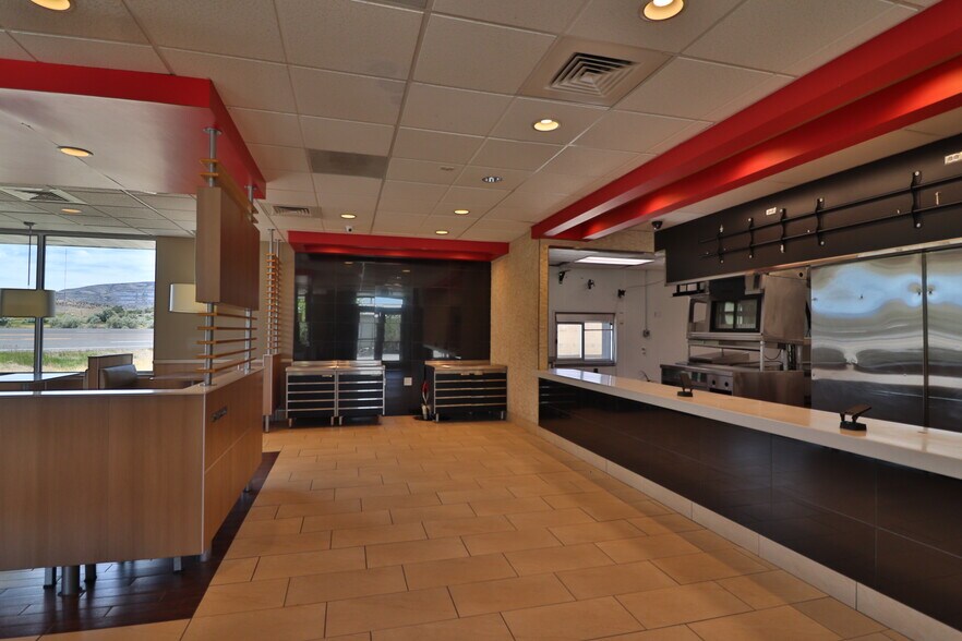 More Photos Of 1902 Mountain View Dr, Cody Fast Food For Sale
