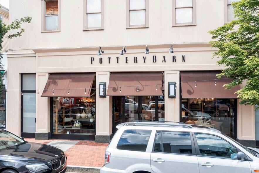 More Photos Of 27 Main St, Westport Storefront Retail Office For Lease