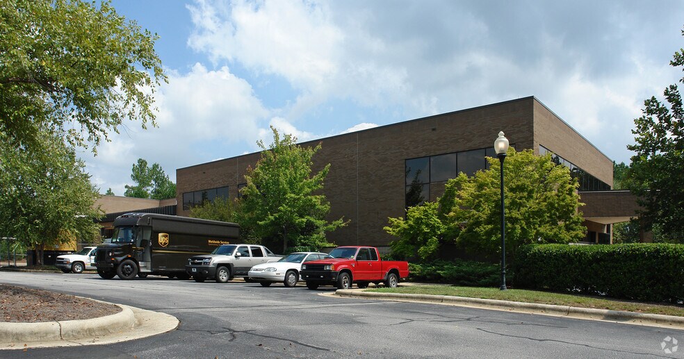 More Photos Of 7001 Pinecrest Rd, Raleigh Office For Lease