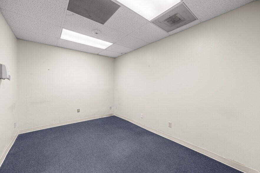 More Photos Of 13414 Medical Complex Dr, Tomball Medical For Lease