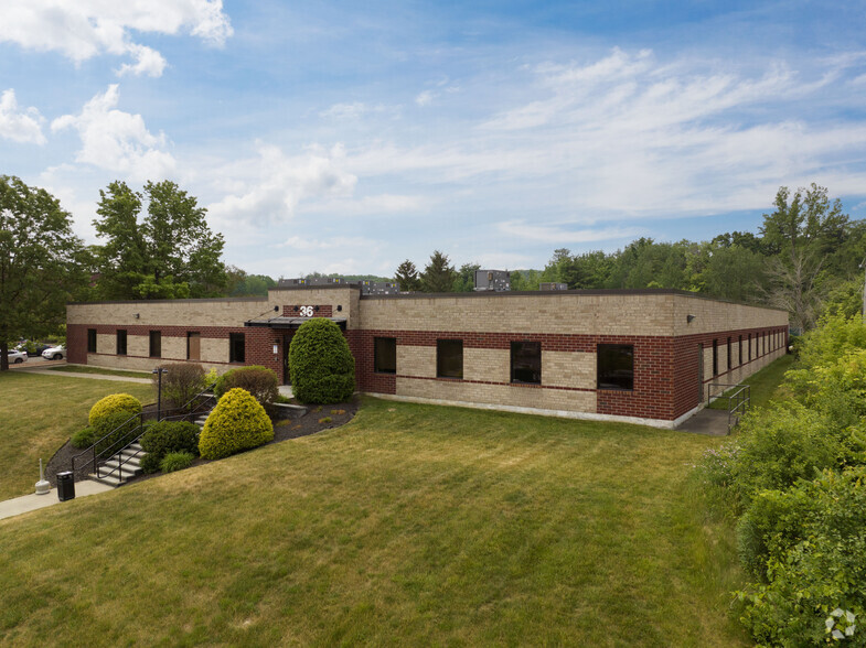 Primary Photo Of 36 British American Blvd, Latham Medical For Lease