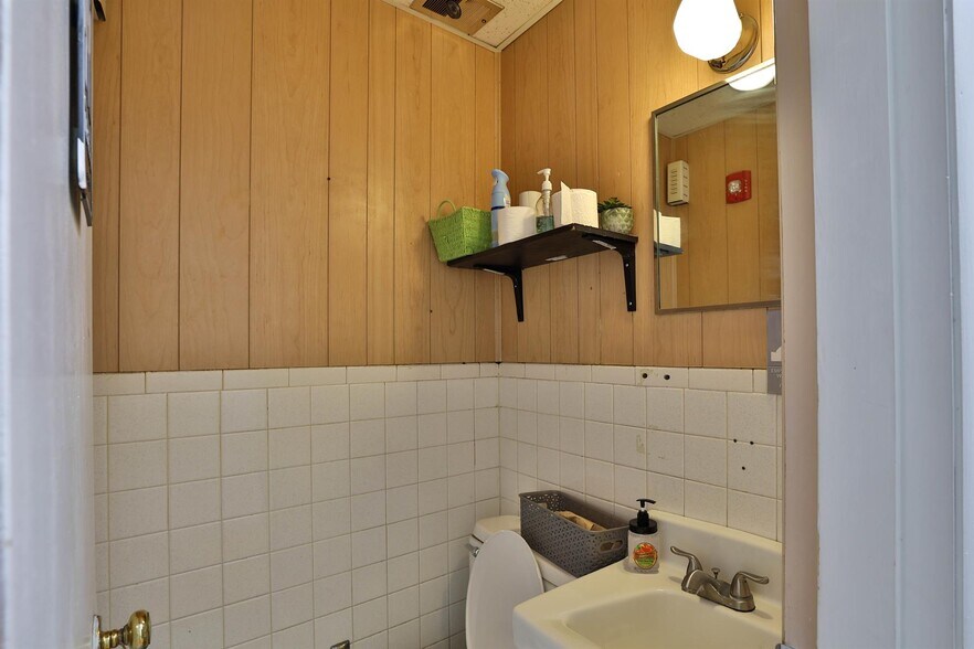 More Photos Of 2651 Highland Ave, Cincinnati Medical For Sale