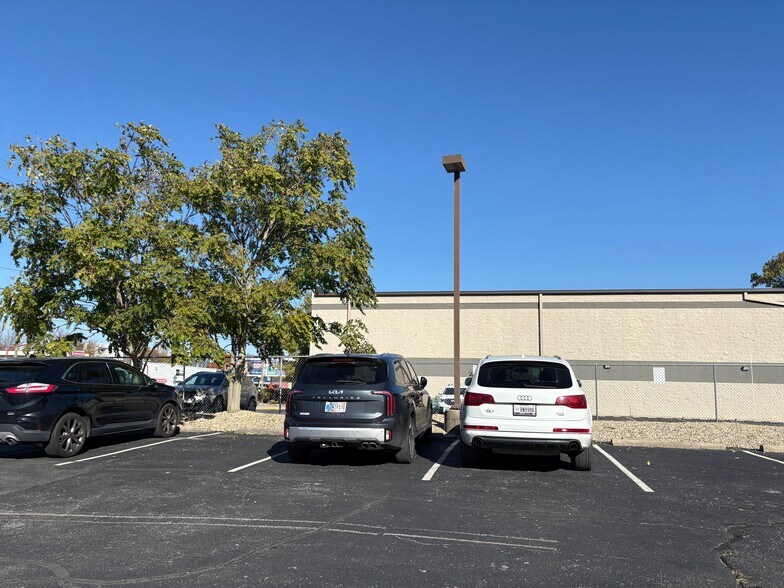 More Photos Of 1415 Shelby St, Indianapolis Office For Sale