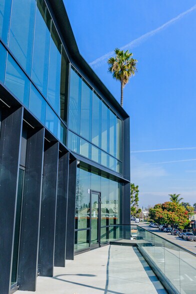 More Photos Of 5237 W Jefferson Blvd, Los Angeles Office For Sale