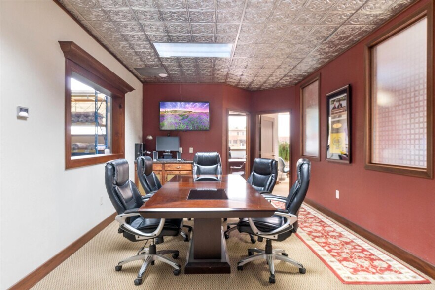 More Photos Of 2101 O'Neil Rd, Hudson Warehouse For Lease