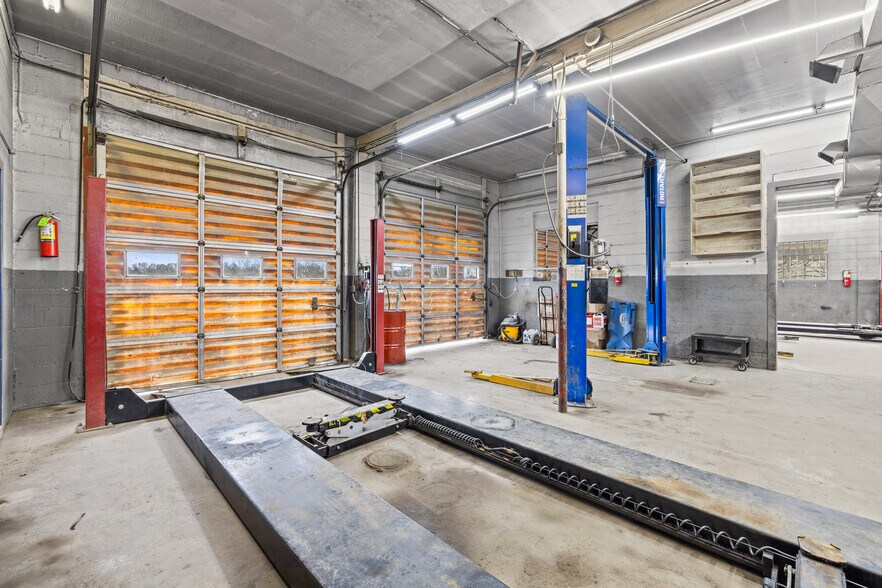 More Photos Of 16855 Oak St, Dillwyn Service For Sale