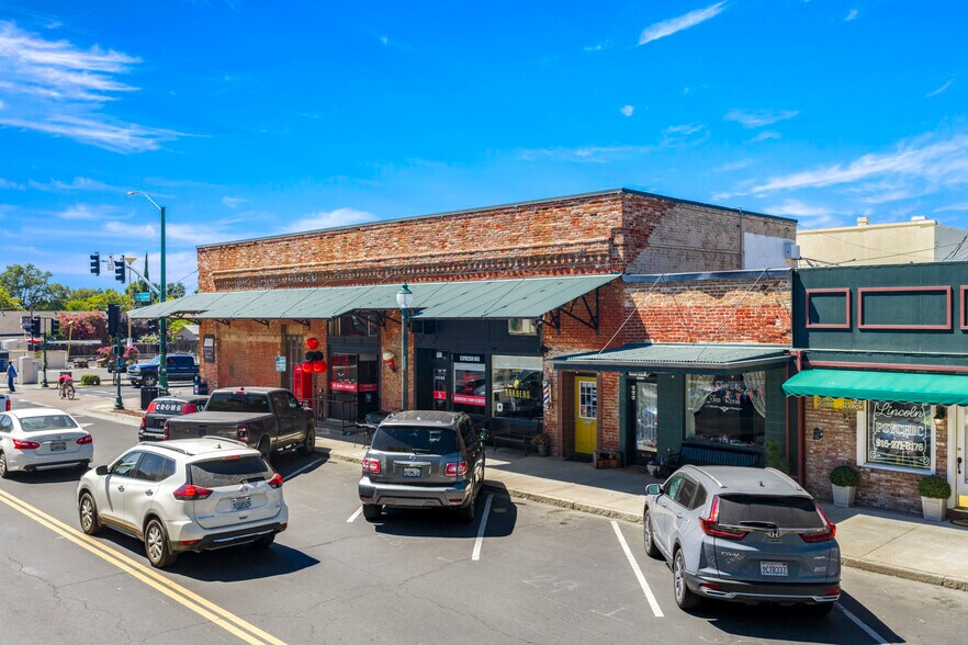 More Photos Of 505-678 Lincoln Blvd, Lincoln Storefront For Sale