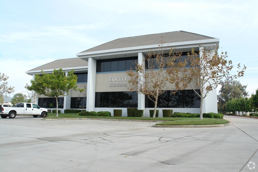More Photos Of 1320 Flynn Rd, Camarillo Flex For Lease