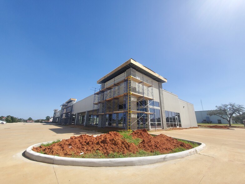 More Photos Of 680 N FM 3083 Rd W, Conroe Unknown For Lease