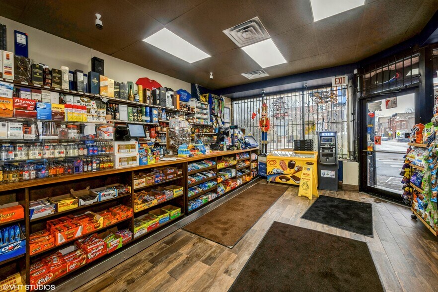 More Photos Of 1956 W Armitage Ave, Chicago Storefront Retail Residential For Sale