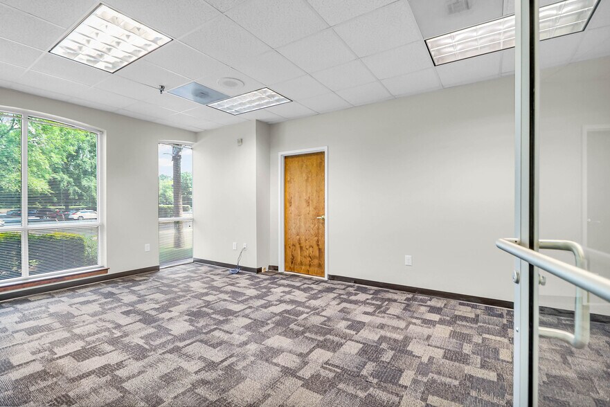 More Photos Of 146 Fairchild St, Charleston Office For Lease
