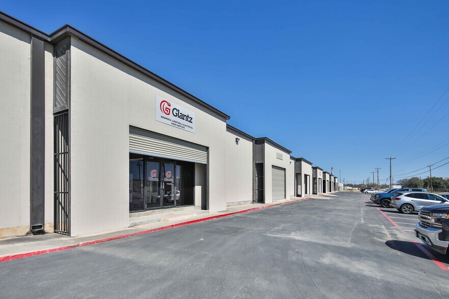 More Photos Of 4727-4751 Center Park Blvd, San Antonio Manufacturing For Lease
