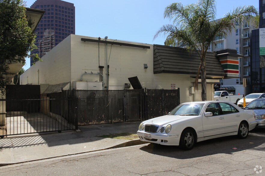 More Photos Of 11658 Wilshire Blvd, Los Angeles Freestanding For Lease