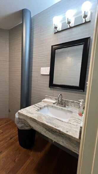 More Photos Of 3750 Virginia Beach Blvd, Virginia Beach General Retail For Lease