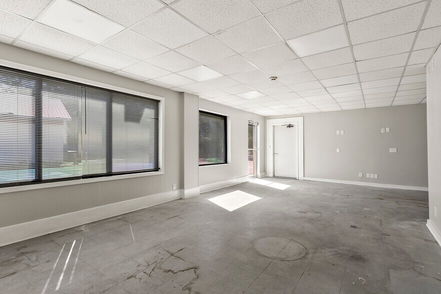 More Photos Of 2300 2nd Ave E, Tuscaloosa Office For Sale