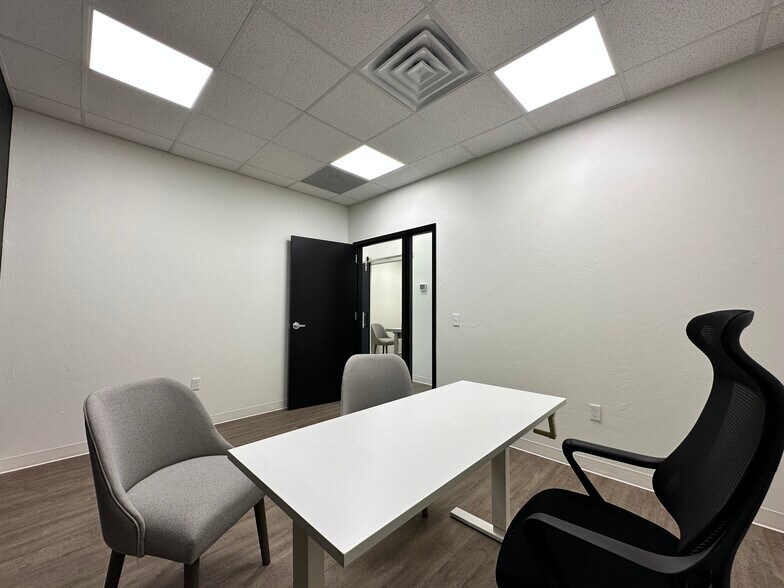 More Photos Of 901 E Main St, Yukon Coworking Space